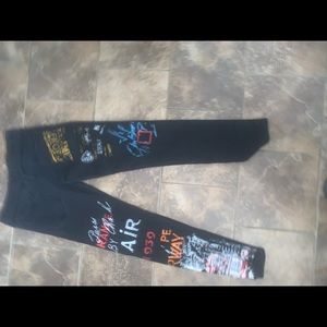 Graffiti ripped jeans